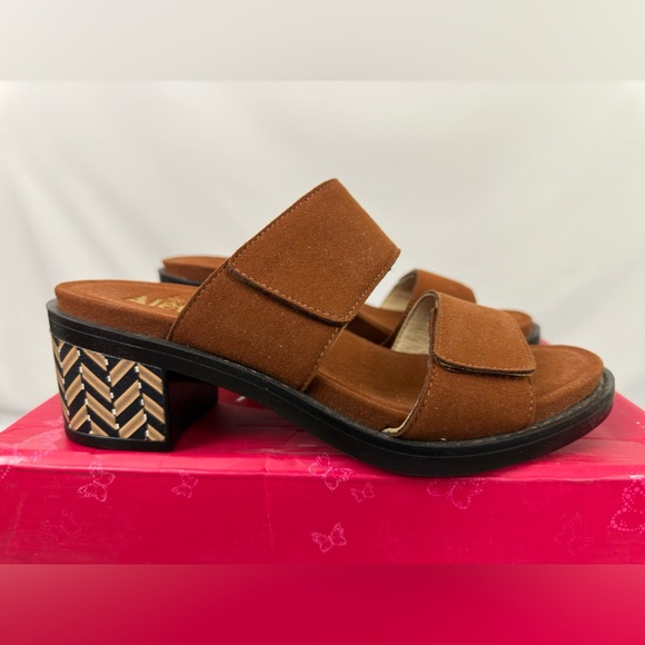 Alegria Women’s Tia Heels Sienna Color Herringbone Heel Velcro Straps US… - Picture 6 of 15